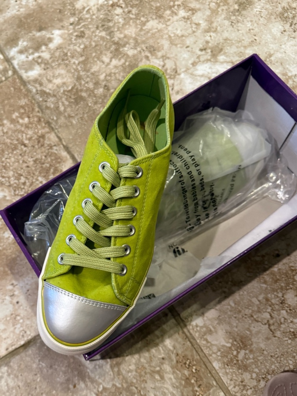 Twiggy LONDON Lime Green Suede Low-Top Sneakers with Silver Toe Cap  Sz 6.5 W
